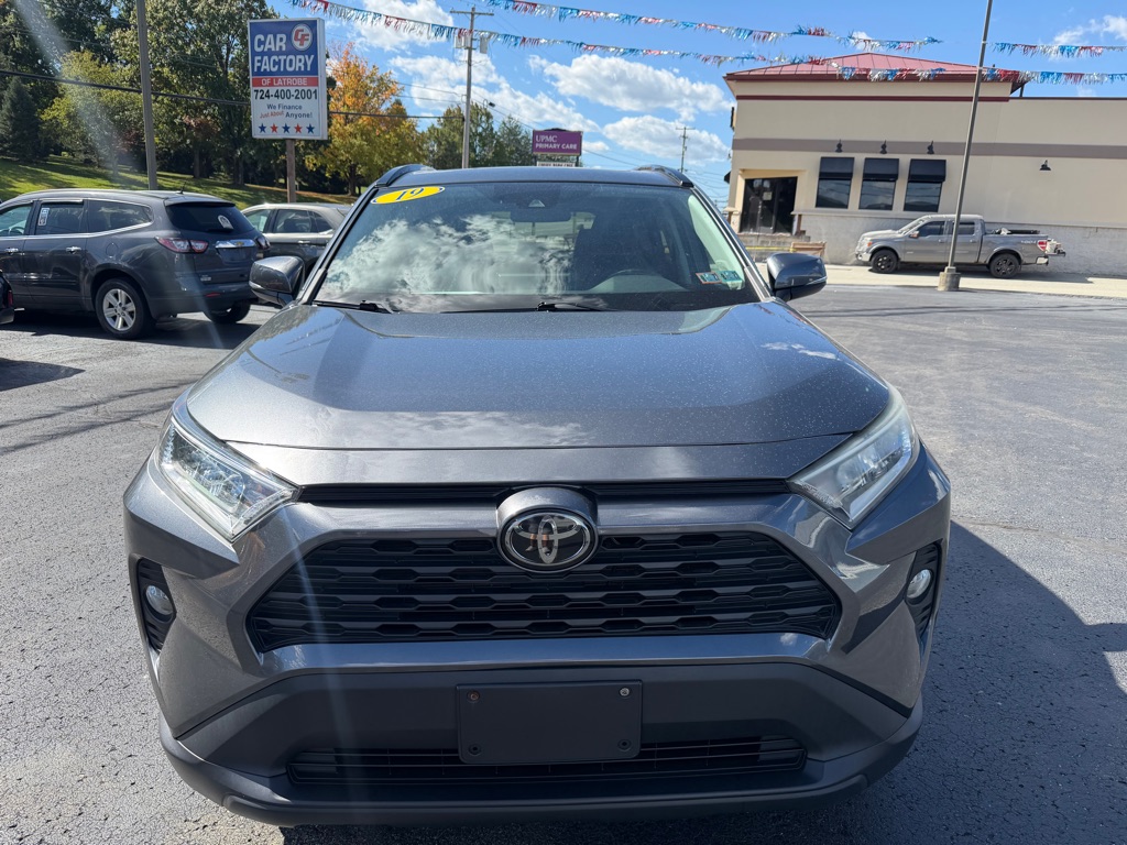 Photo 2 of this TOYOTA RAV4