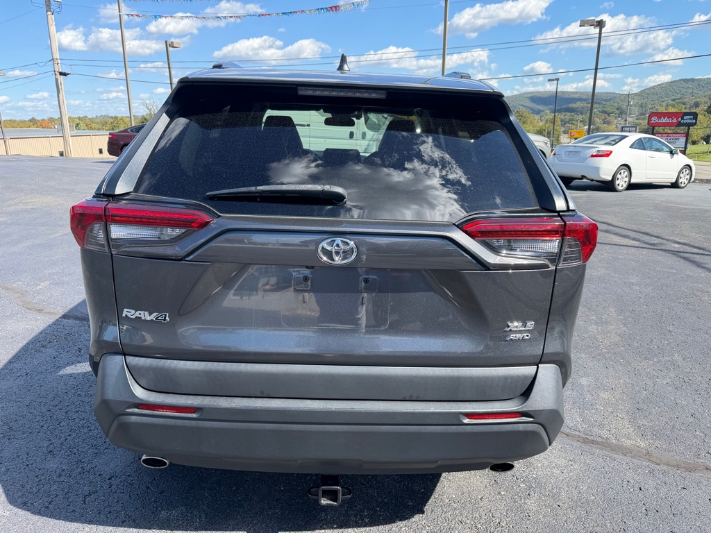 Photo 6 of this TOYOTA RAV4
