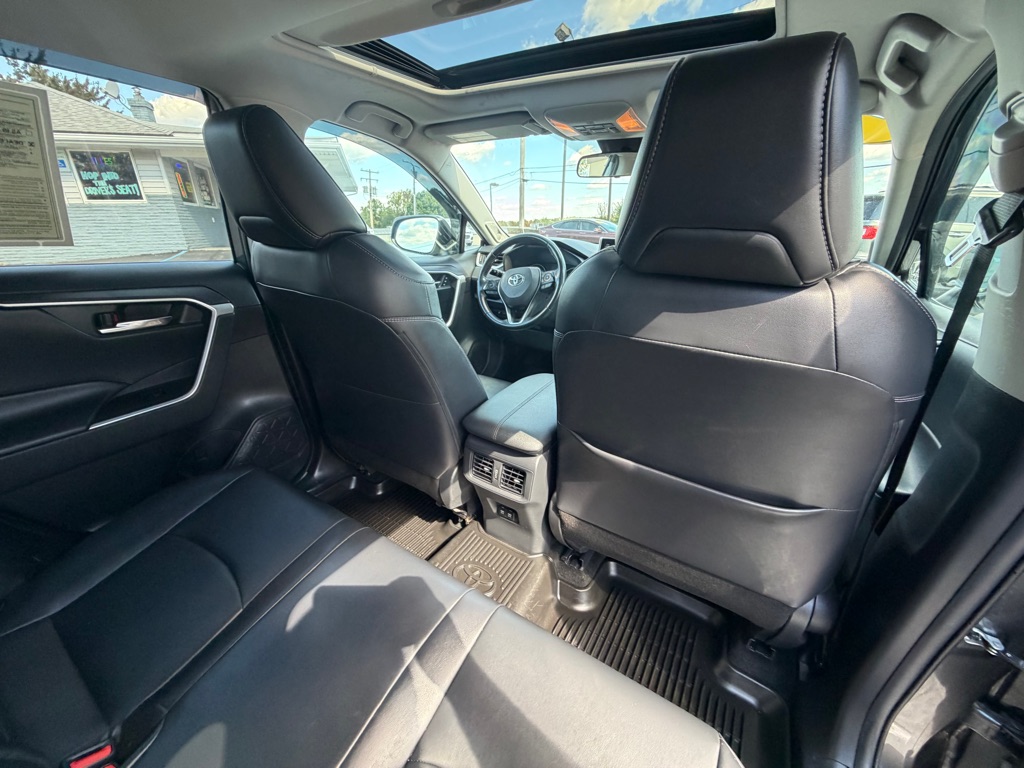 Photo 24 of this TOYOTA RAV4