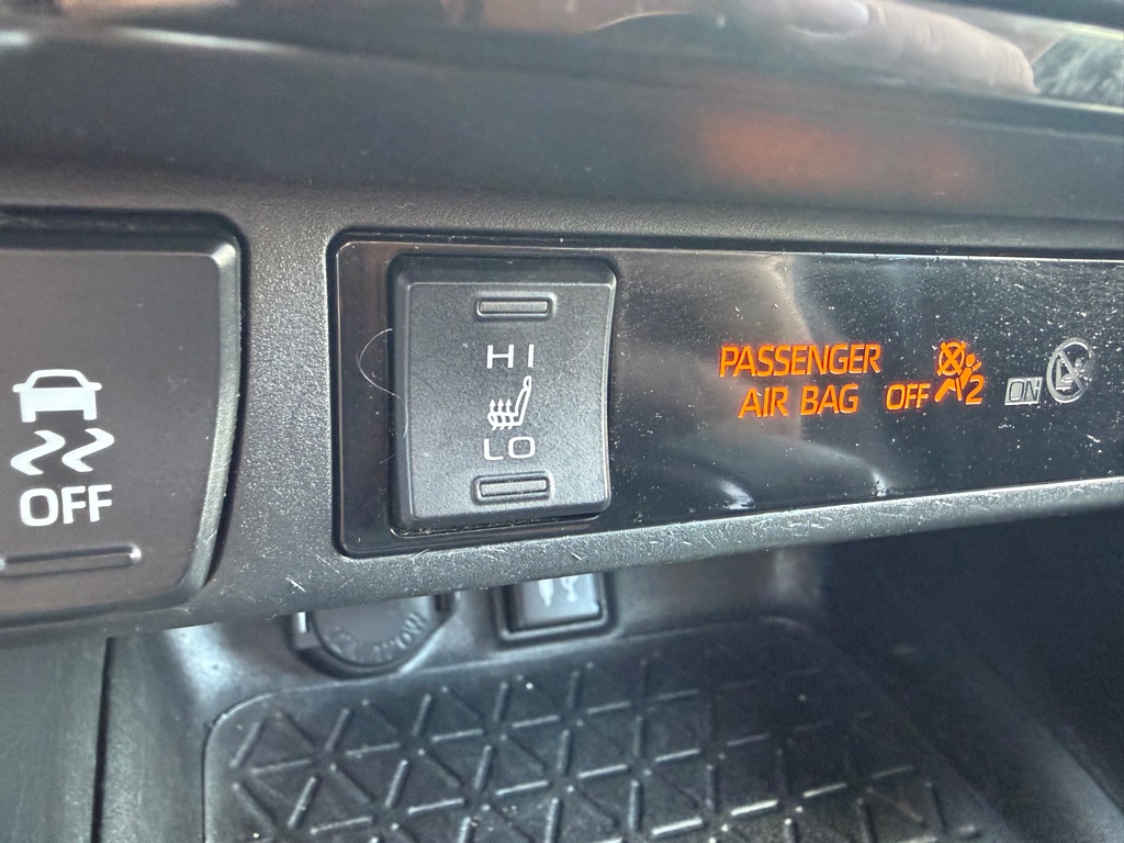 Photo 44 of this TOYOTA RAV4