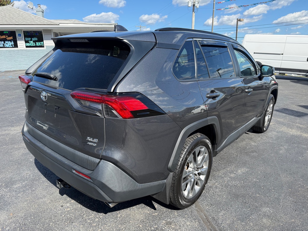 Photo 5 of this TOYOTA RAV4