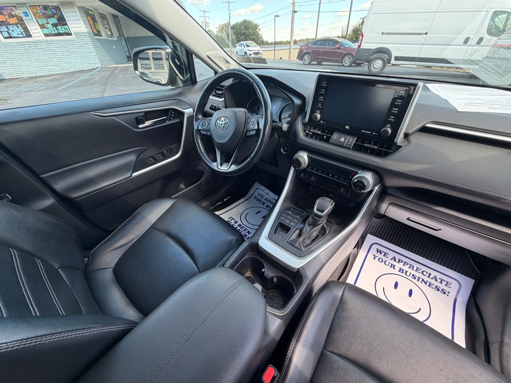 Photo 28 of this TOYOTA RAV4