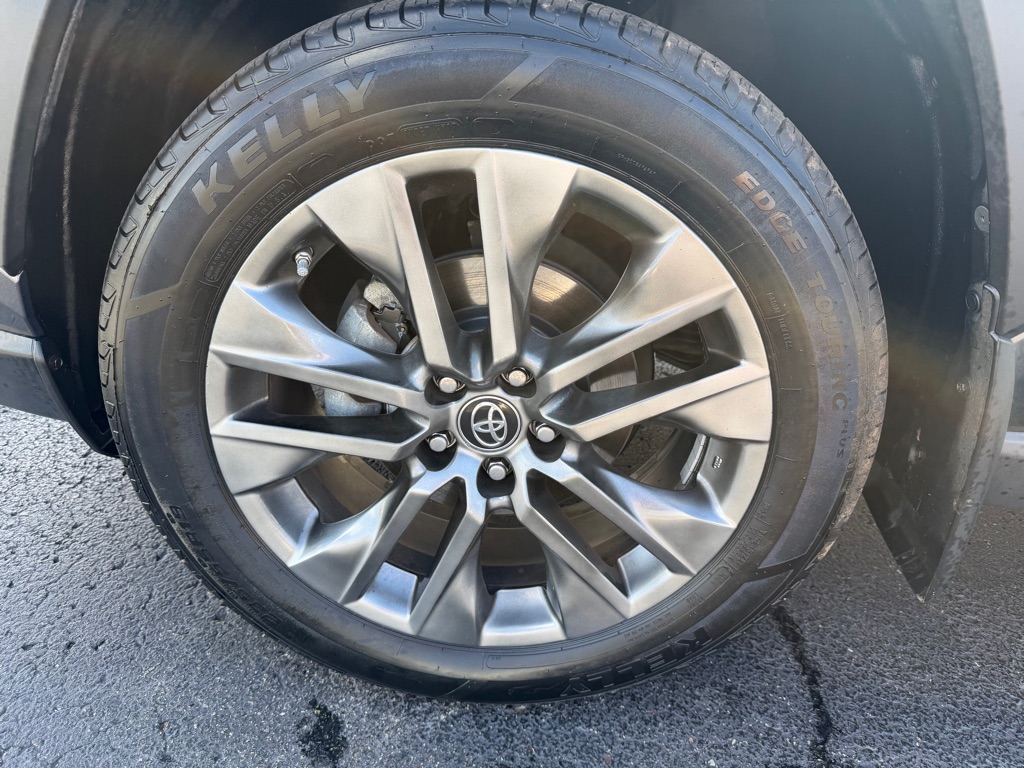Photo 9 of this TOYOTA RAV4
