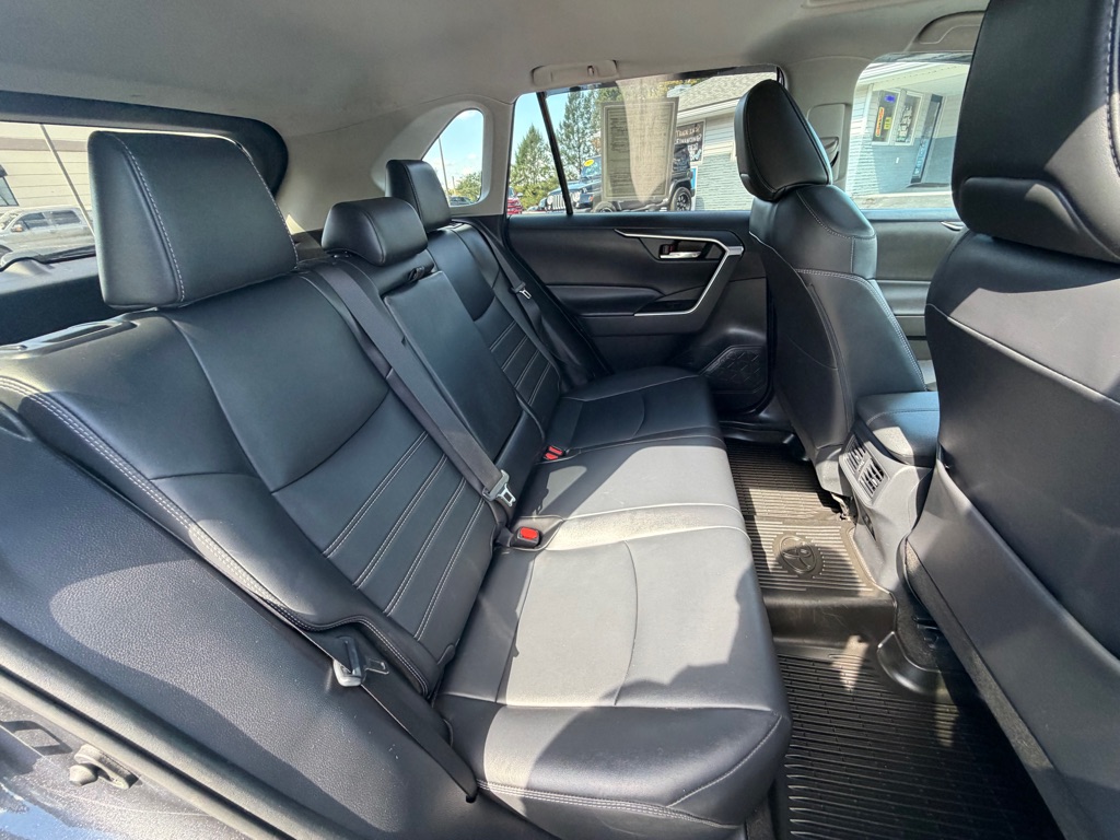 Photo 23 of this TOYOTA RAV4