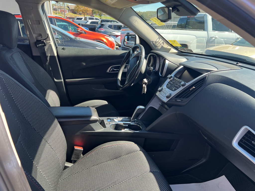 Photo 3 of this CHEVROLET EQUINOX