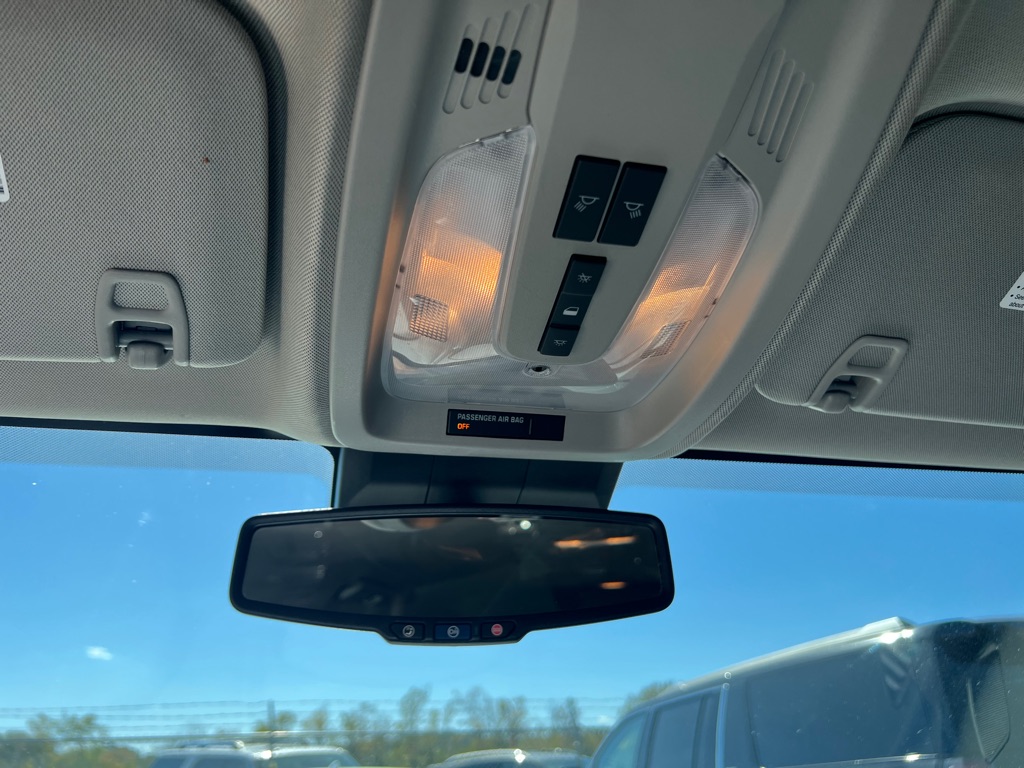 Photo 15 of this CHEVROLET EQUINOX