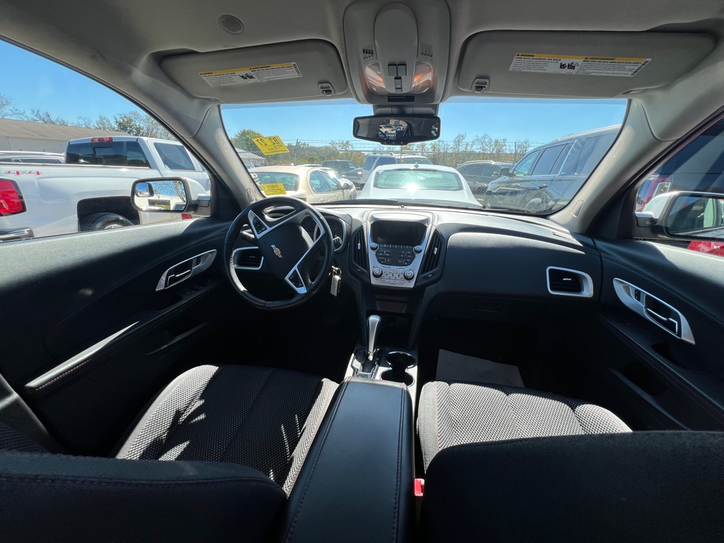 Photo 5 of this CHEVROLET EQUINOX