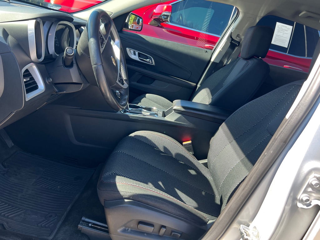 Photo 11 of this CHEVROLET EQUINOX