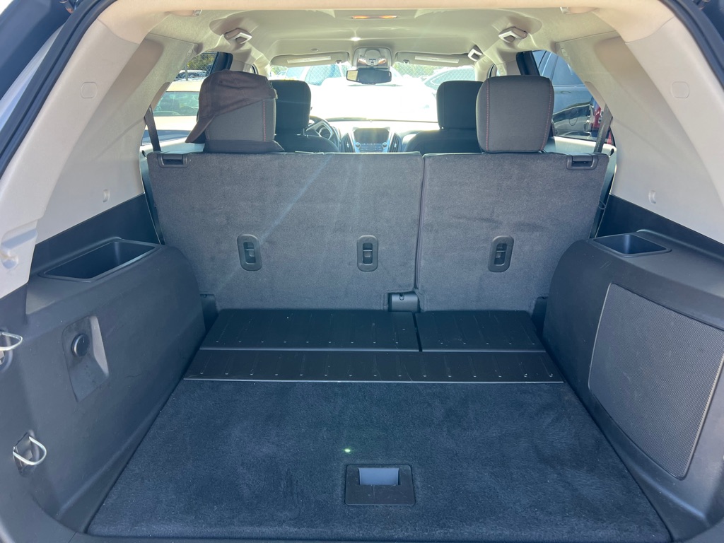Photo 7 of this CHEVROLET EQUINOX