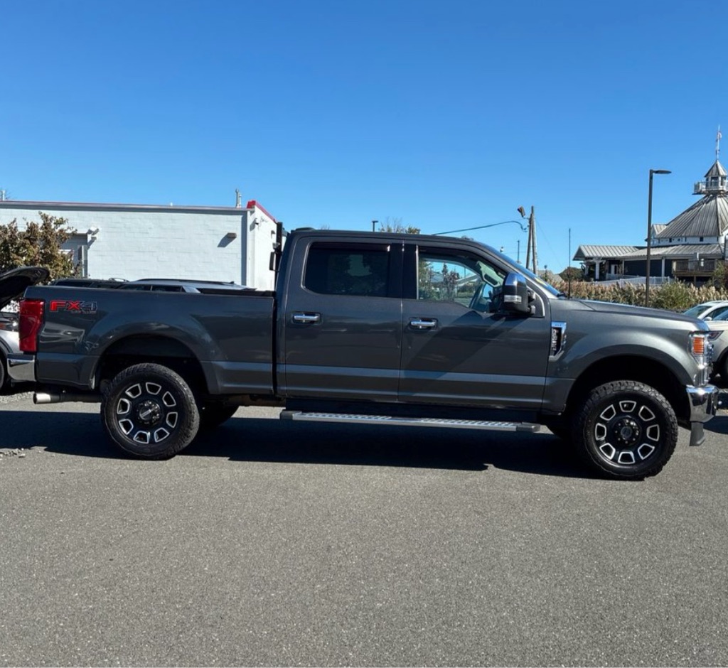 Photo 5 of this FORD F-350 SUPER DUT