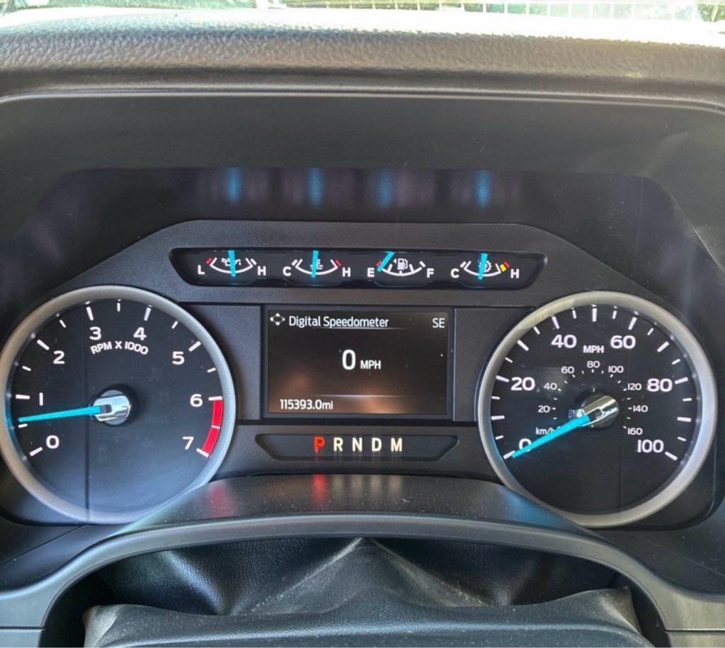 Photo 10 of this FORD F-350 SUPER DUT
