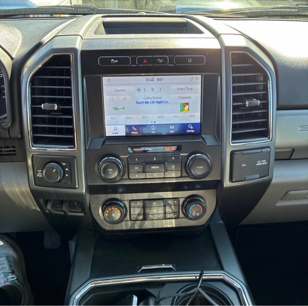 Photo 9 of this FORD F-350 SUPER DUT