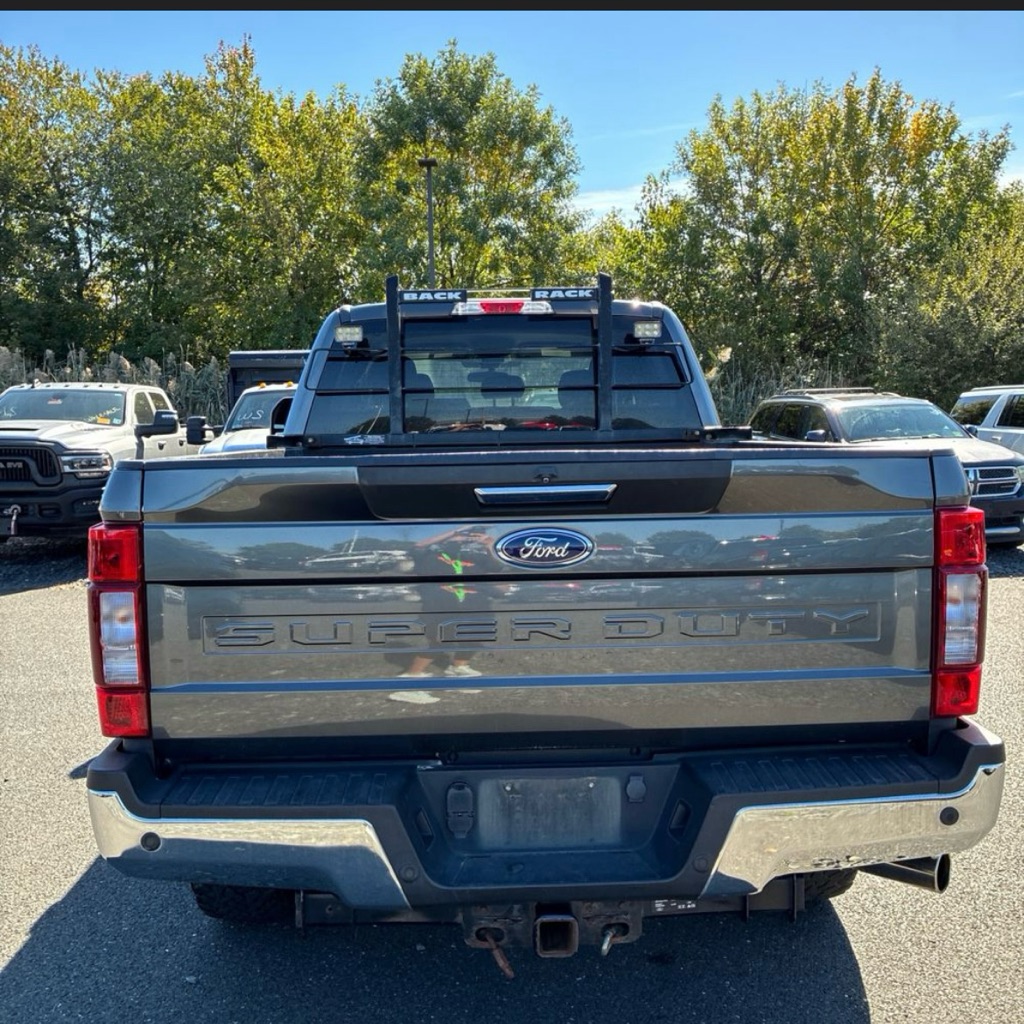 Photo 3 of this FORD F-350 SUPER DUT