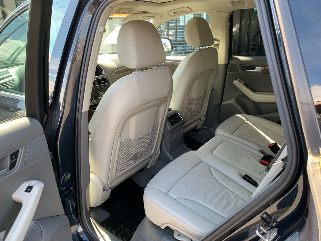 Photo 13 of this AUDI Q5