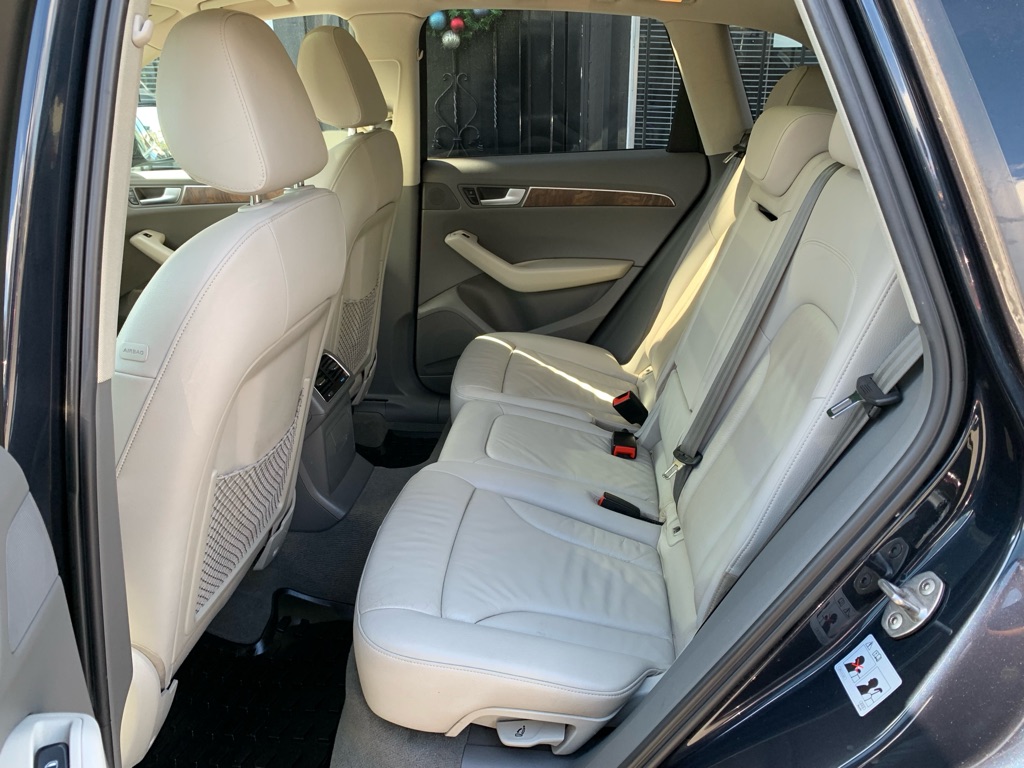 Photo 14 of this AUDI Q5