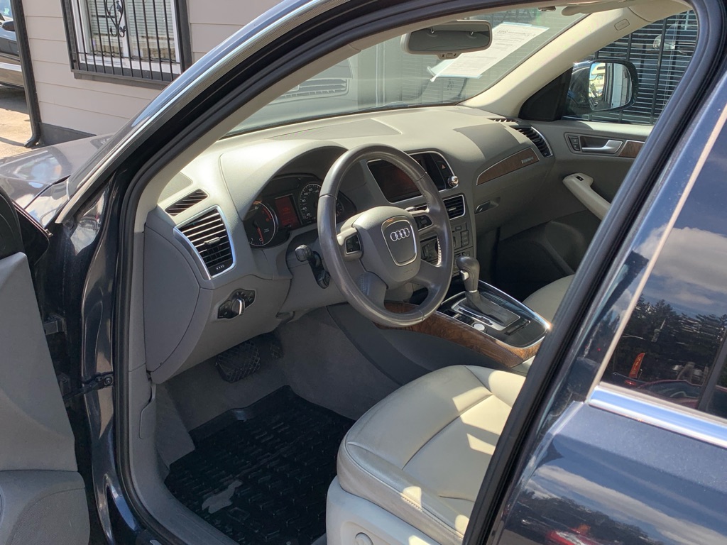 Photo 10 of this AUDI Q5