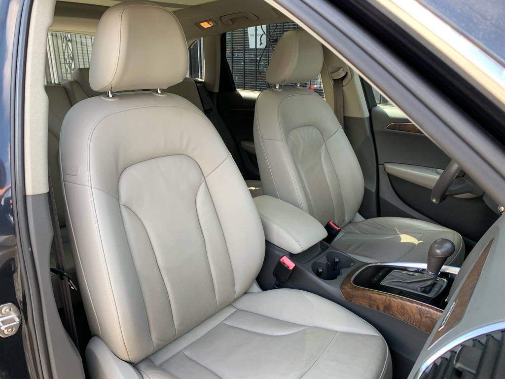 Photo 28 of this AUDI Q5