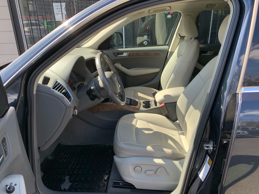Photo 11 of this AUDI Q5