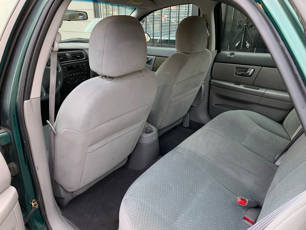 Photo 14 of this FORD TAURUS