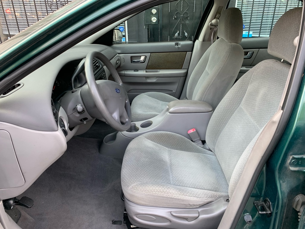Photo 12 of this FORD TAURUS