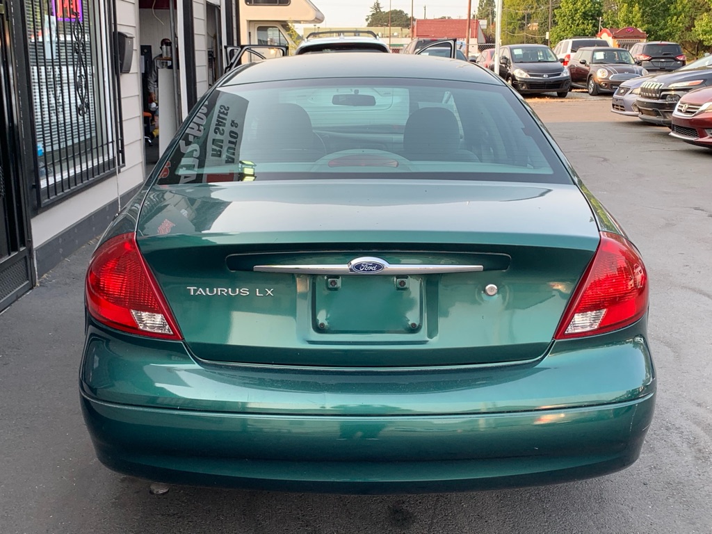 Photo 5 of this FORD TAURUS