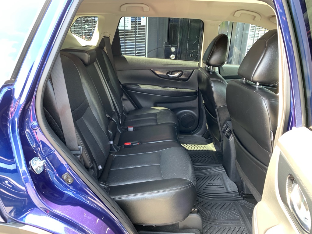 Photo 26 of this NISSAN ROGUE