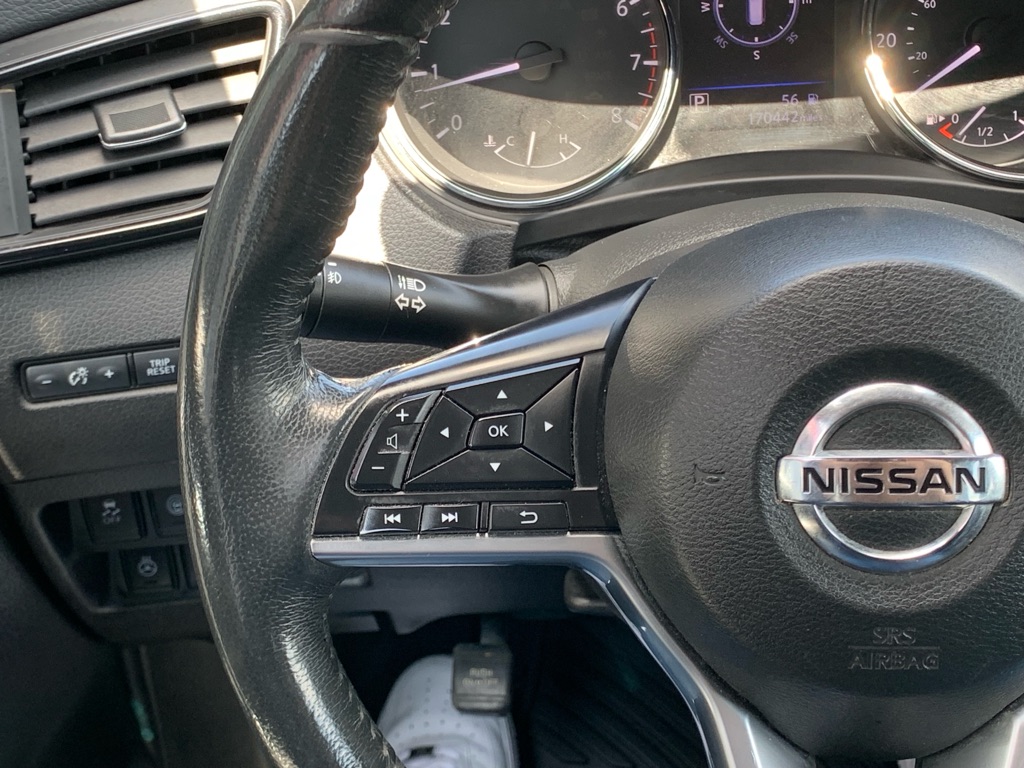 Photo 18 of this NISSAN ROGUE