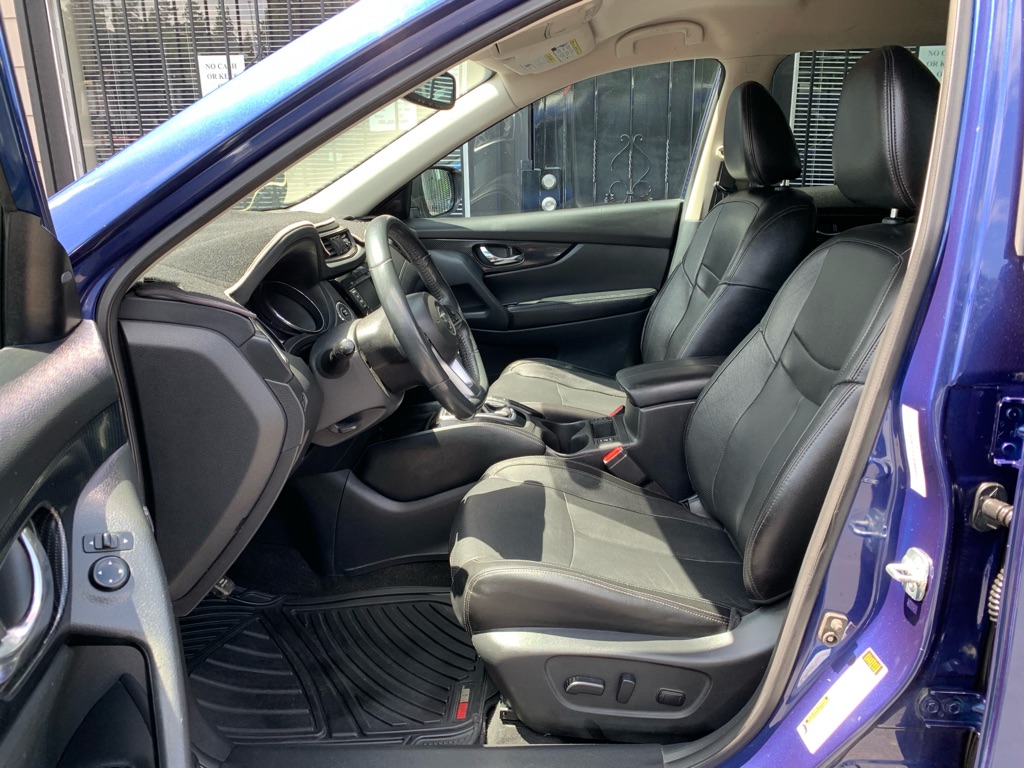 Photo 13 of this NISSAN ROGUE