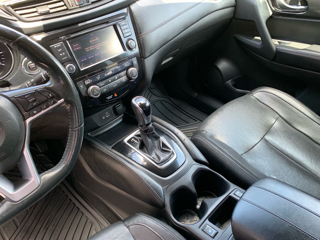 Photo 21 of this NISSAN ROGUE