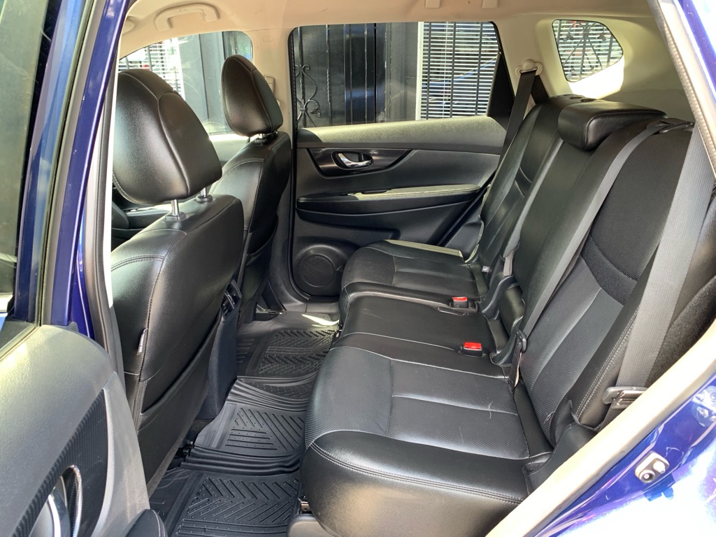 Photo 16 of this NISSAN ROGUE