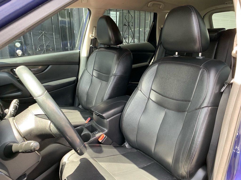 Photo 14 of this NISSAN ROGUE