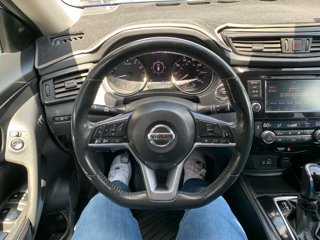 Photo 17 of this NISSAN ROGUE