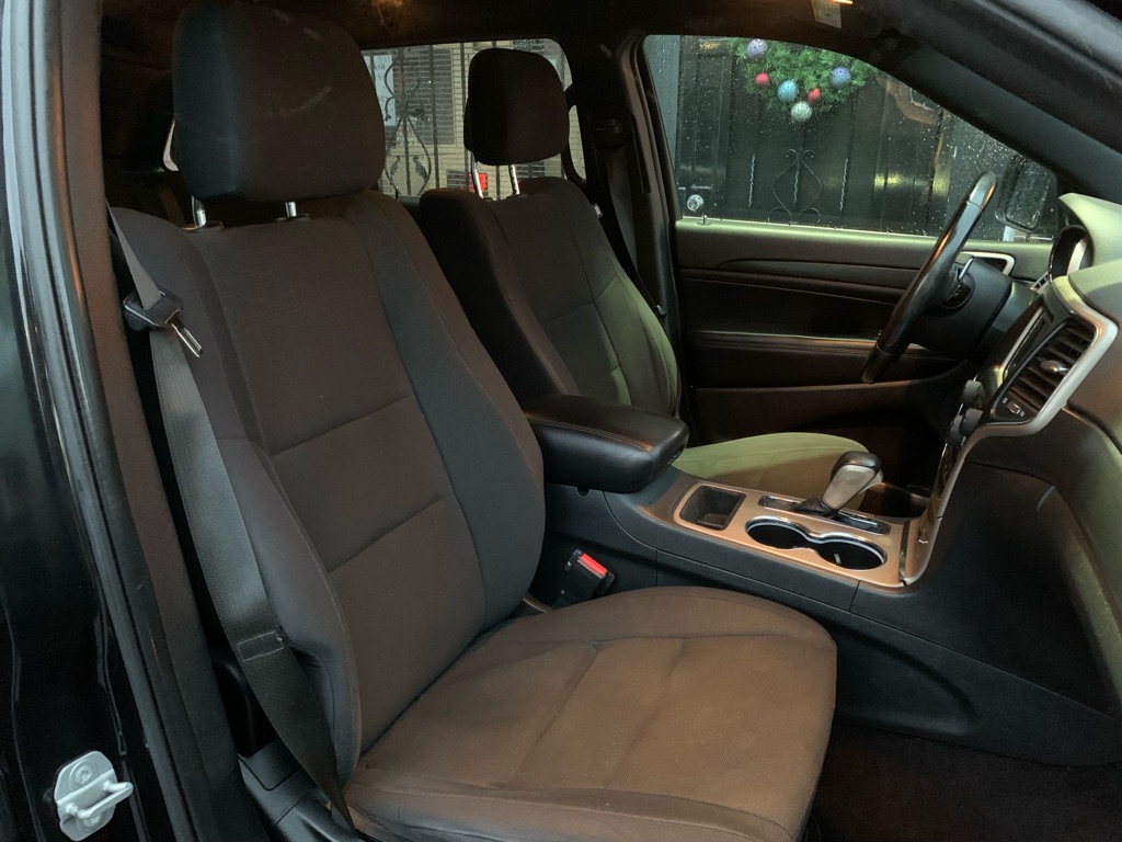 Photo 27 of this JEEP GRAND CHEROKEE