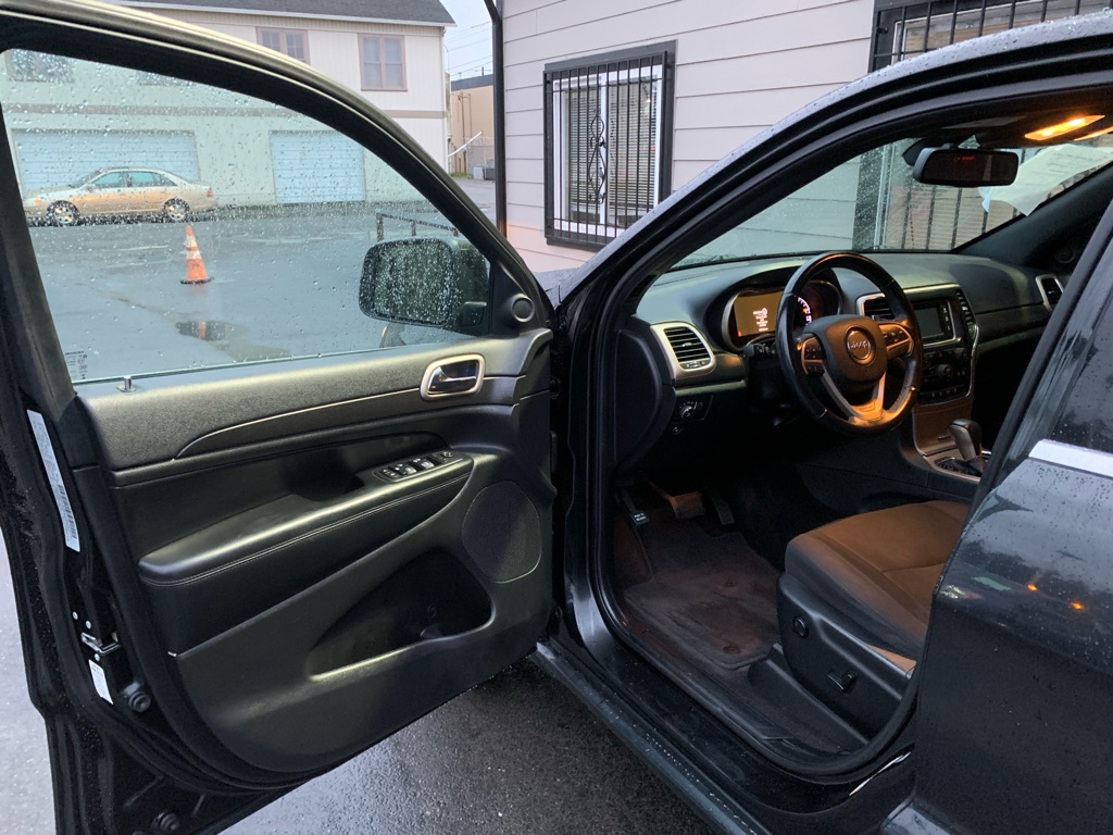 Photo 10 of this JEEP GRAND CHEROKEE