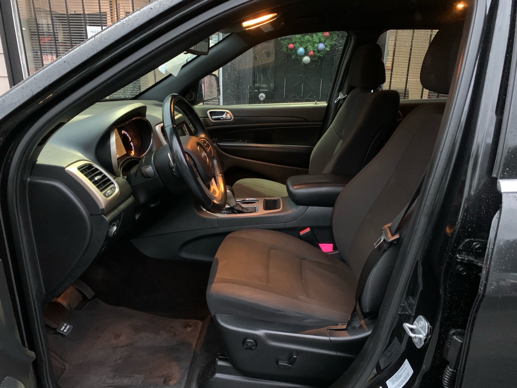 Photo 12 of this JEEP GRAND CHEROKEE