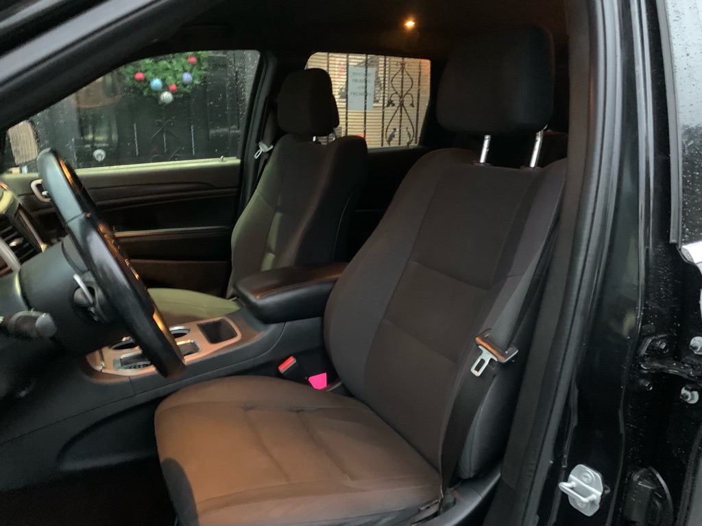 Photo 13 of this JEEP GRAND CHEROKEE