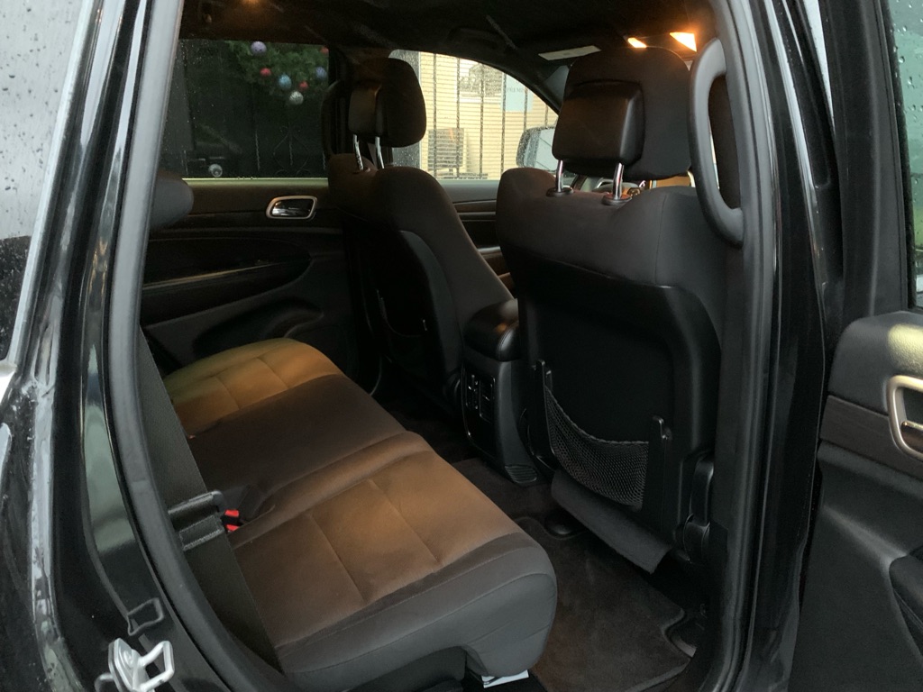 Photo 24 of this JEEP GRAND CHEROKEE