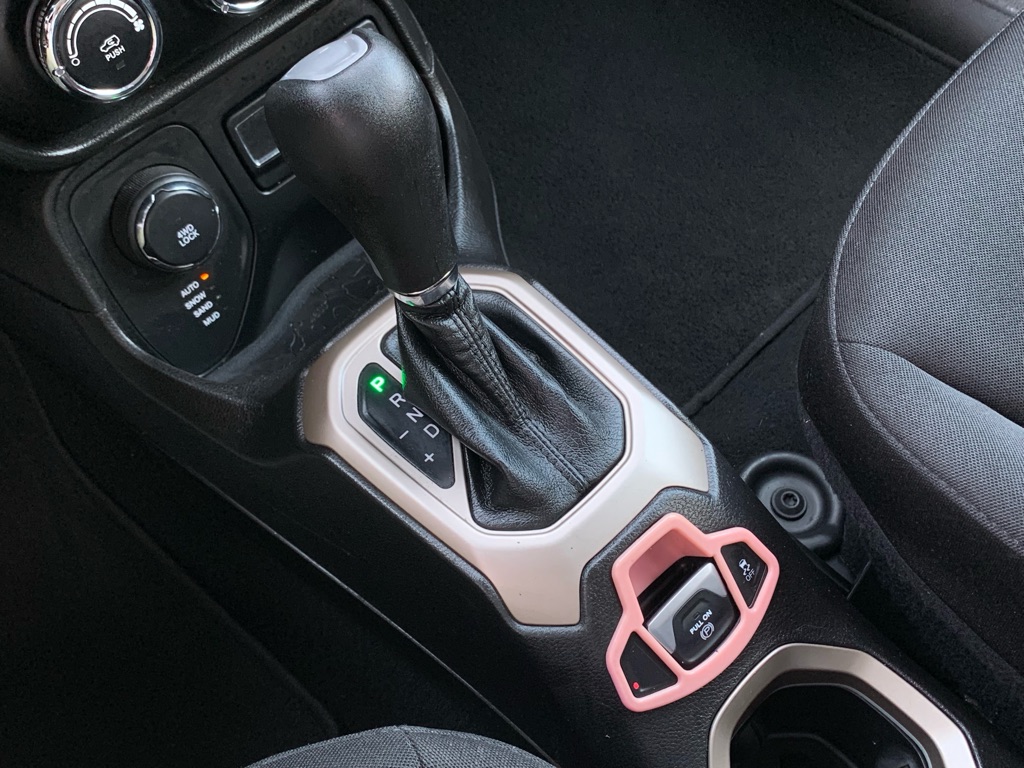 Photo 18 of this JEEP RENEGADE