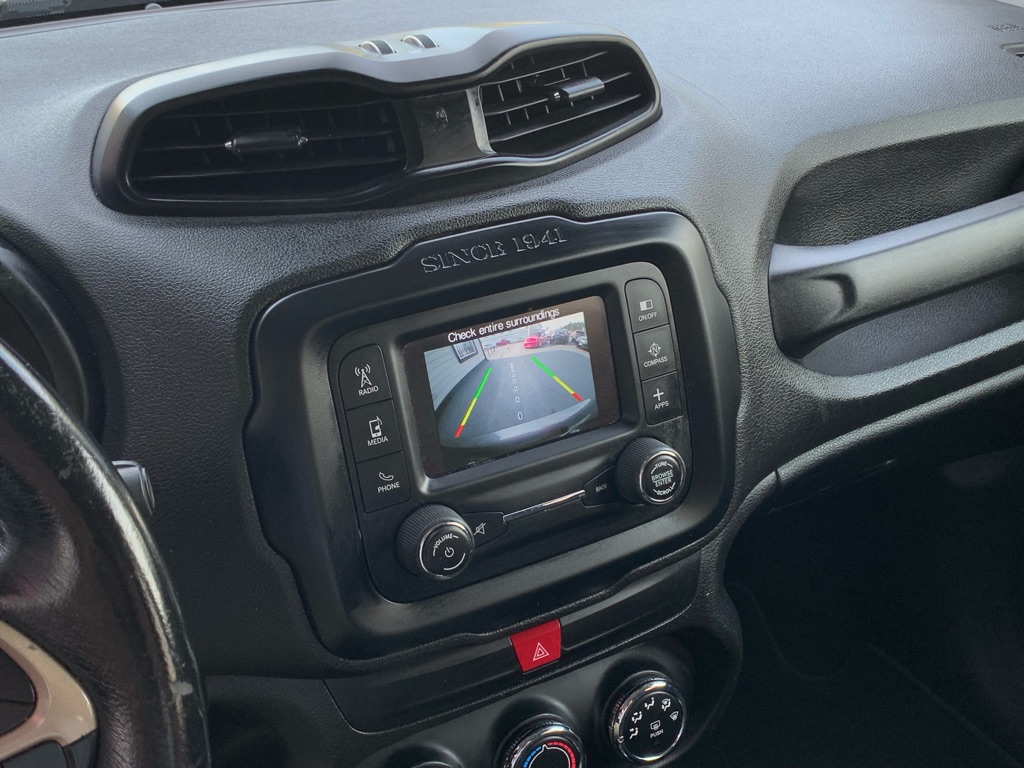 Photo 21 of this JEEP RENEGADE