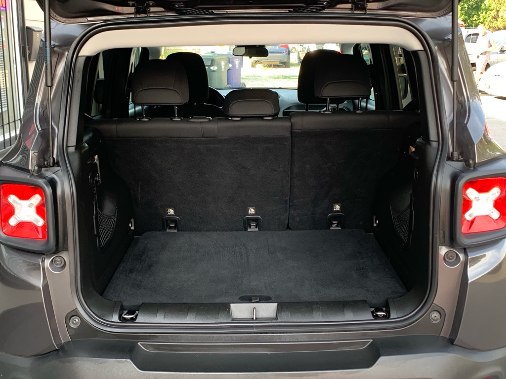 Photo 6 of this JEEP RENEGADE