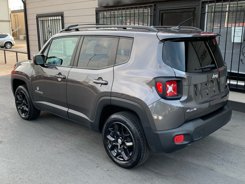 Photo 4 of this JEEP RENEGADE