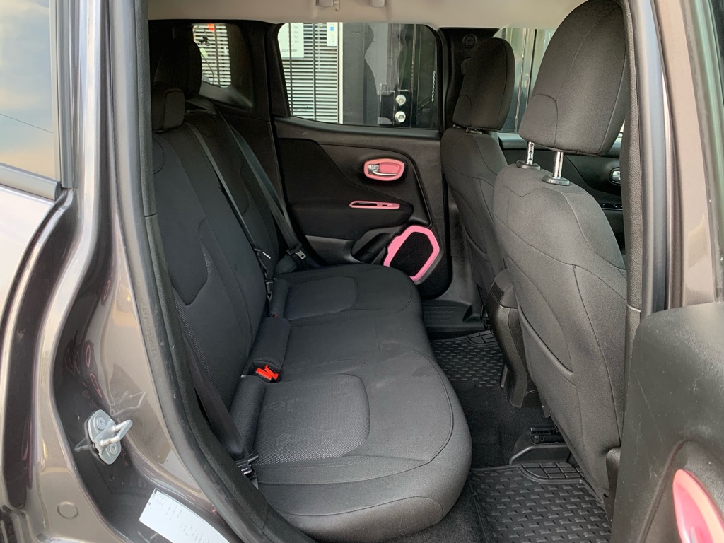 Photo 25 of this JEEP RENEGADE