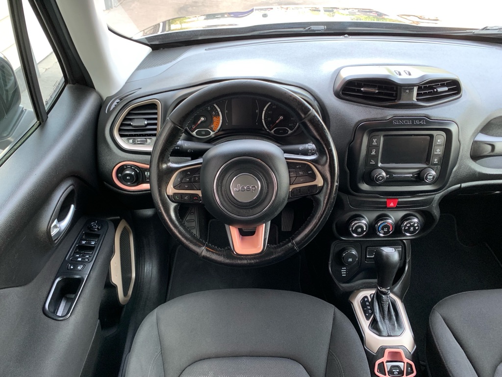 Photo 22 of this JEEP RENEGADE