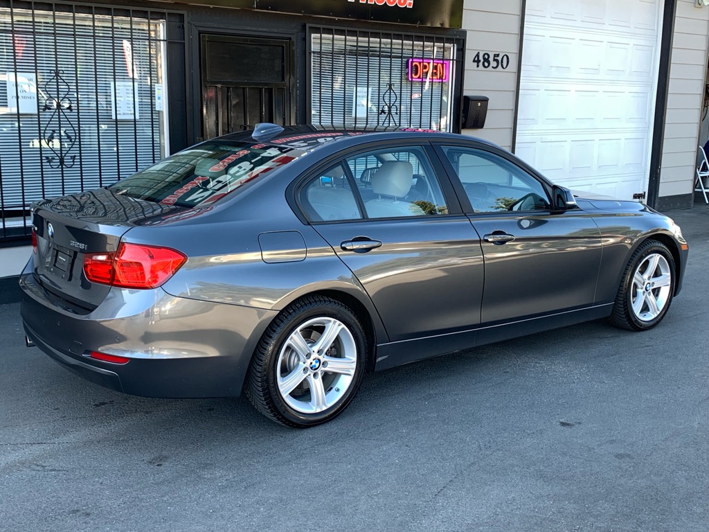 Photo 7 of this BMW 328