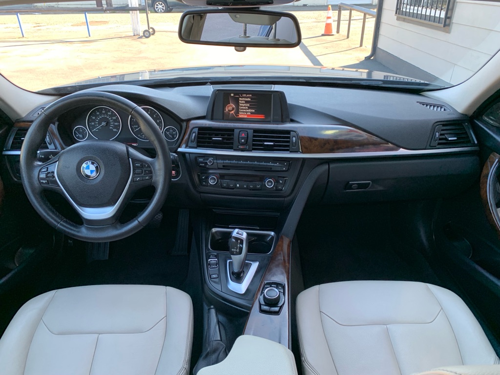 Photo 19 of this BMW 328