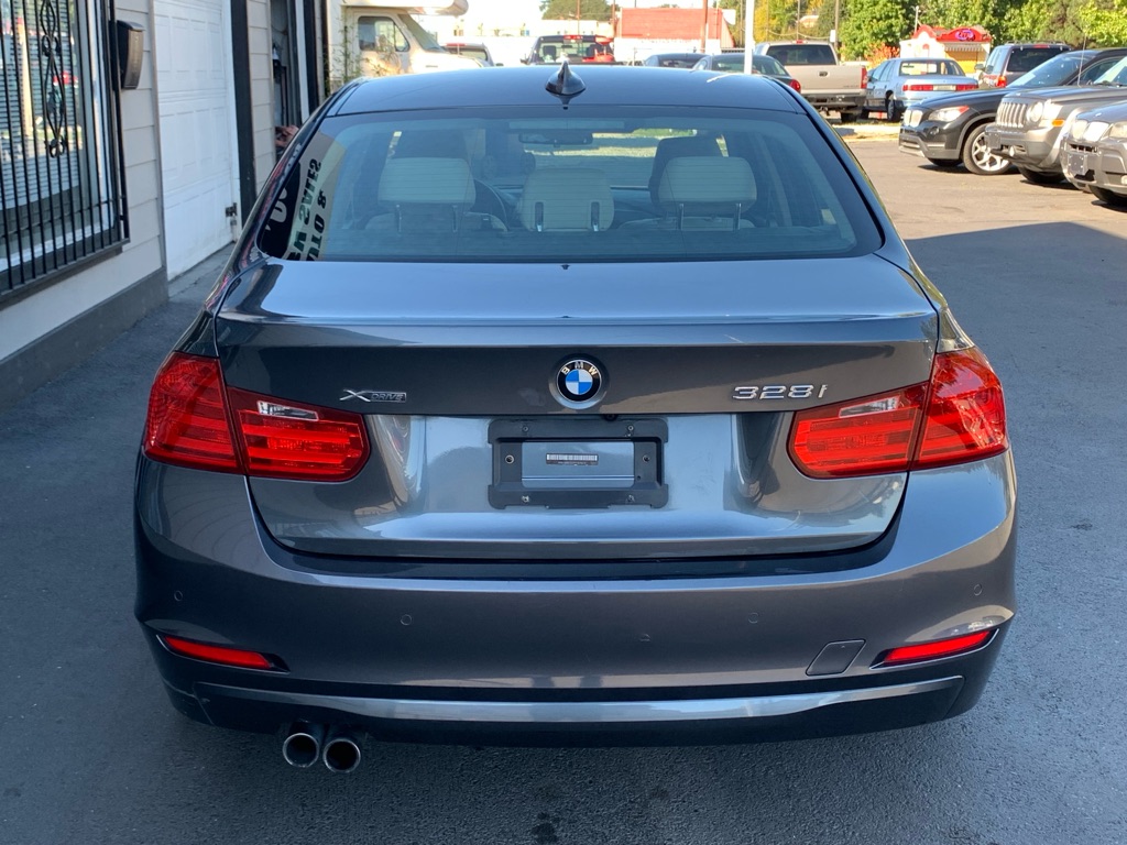 Photo 5 of this BMW 328