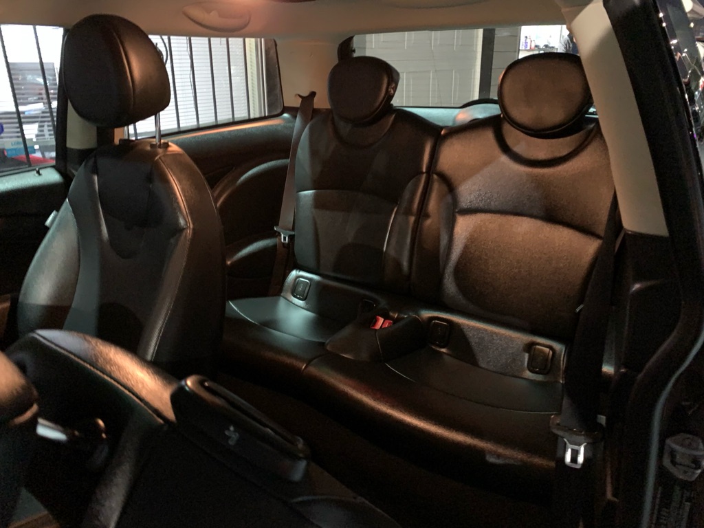 Photo 14 of this MINI COOPER