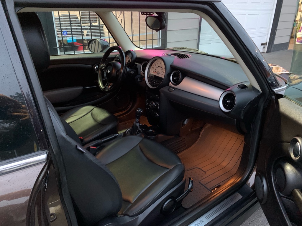 Photo 25 of this MINI COOPER