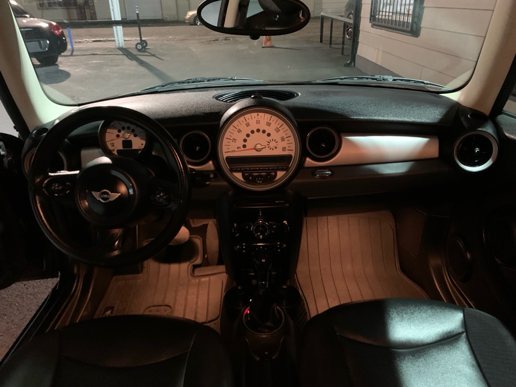 Photo 15 of this MINI COOPER