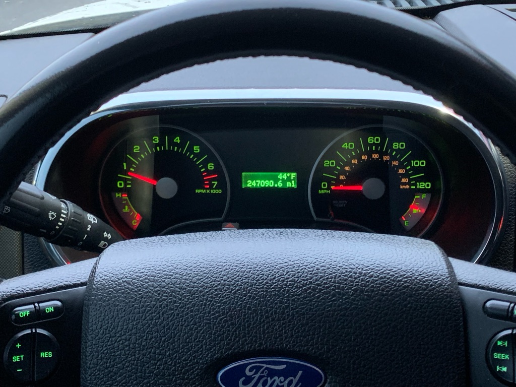 Photo 27 of this FORD EXPLORER